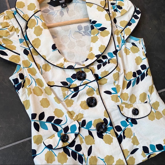 Cute vintage inspired top - Picture 2 of 5